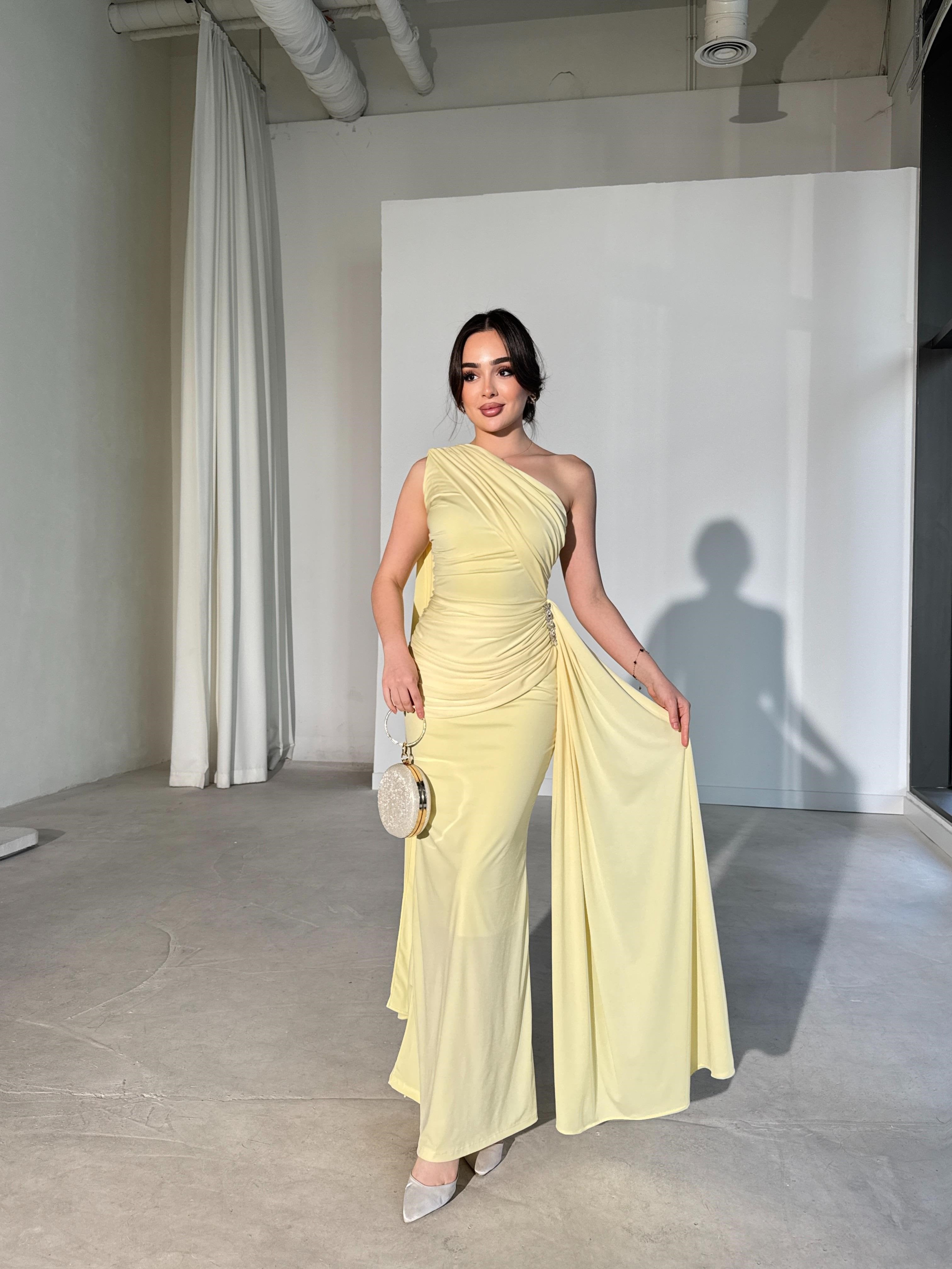 Vennesa - One-Shoulder Draped Maxi Dress with Integrated Cape and Brooch